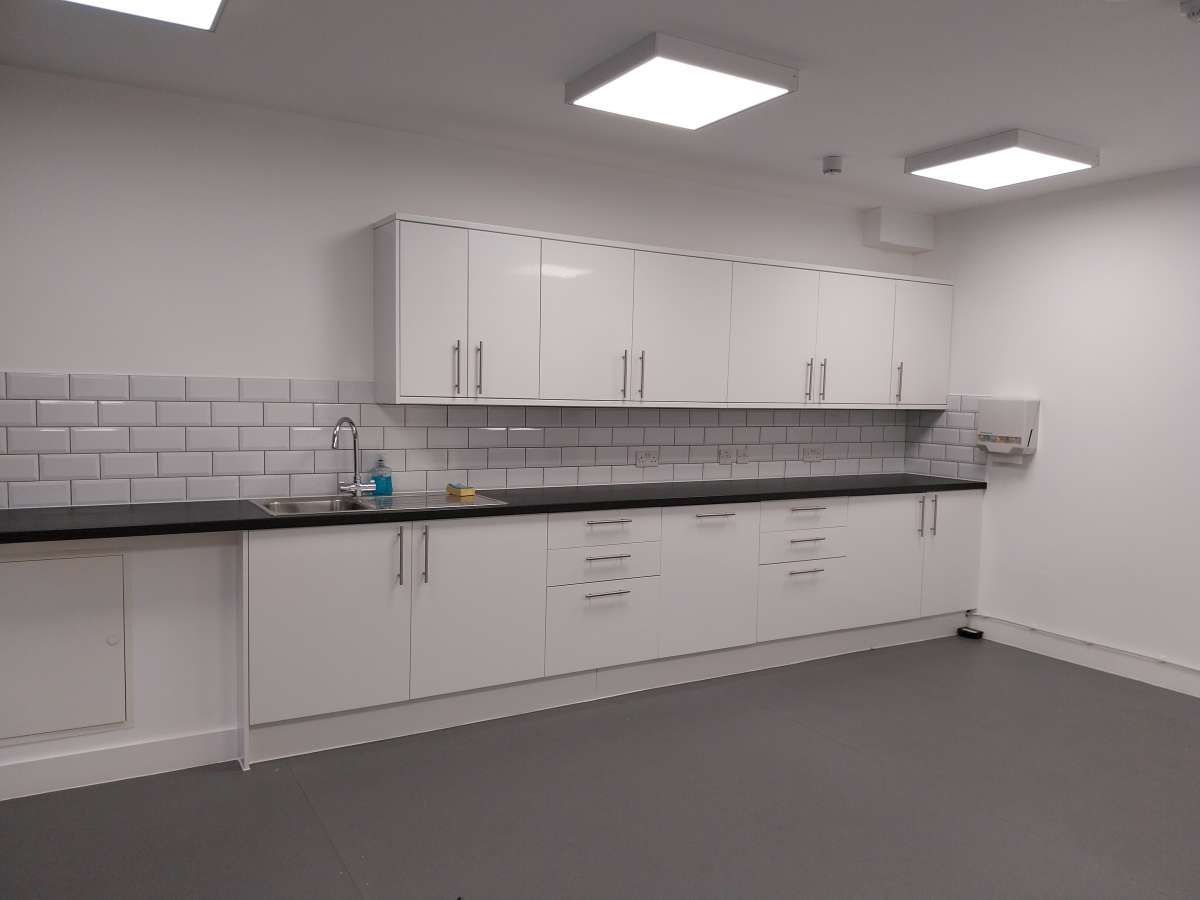 Office in East-Grinstead - photo 4