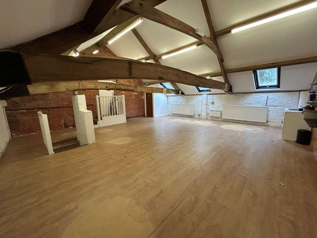 Office in Oadby - photo 3