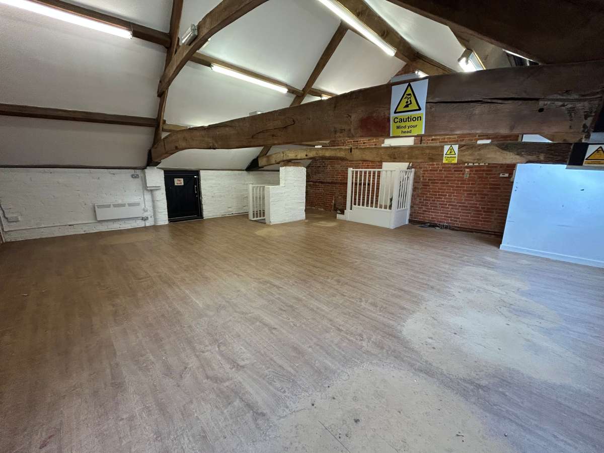 Office in Oadby - photo 4