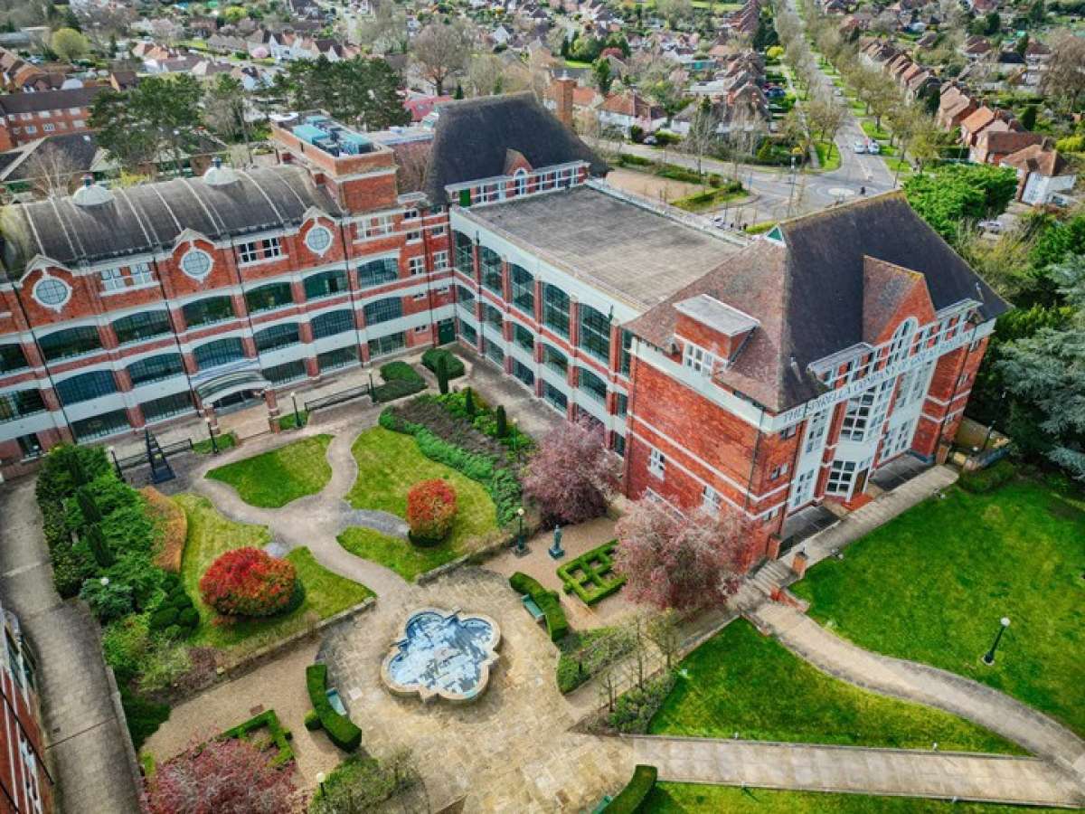 Office in Letchworth Garden City - photo 2