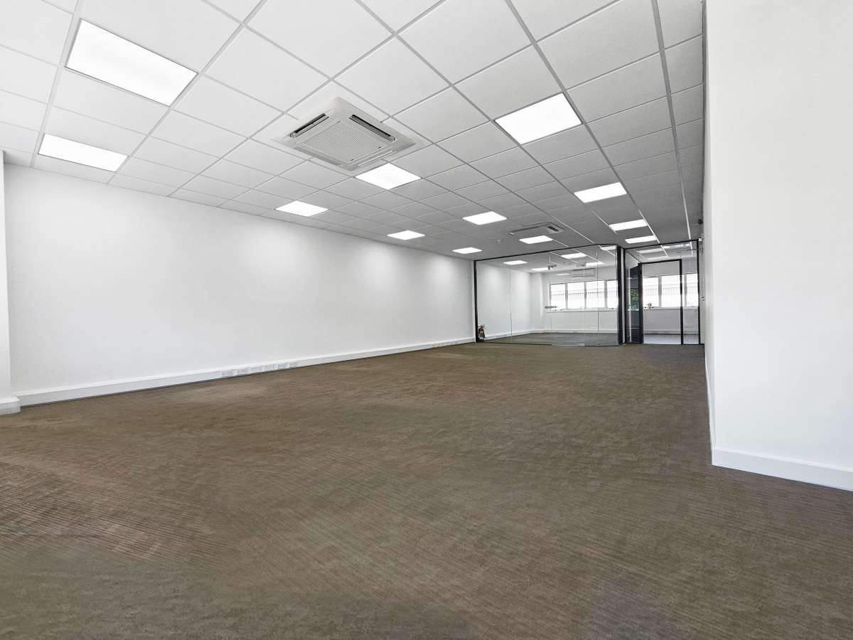 Office in Southampton - photo 4