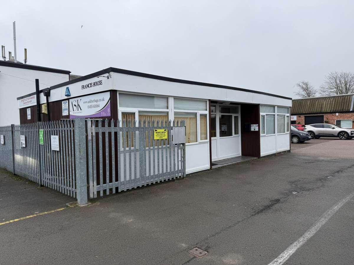 Office in Hinckley - photo 4