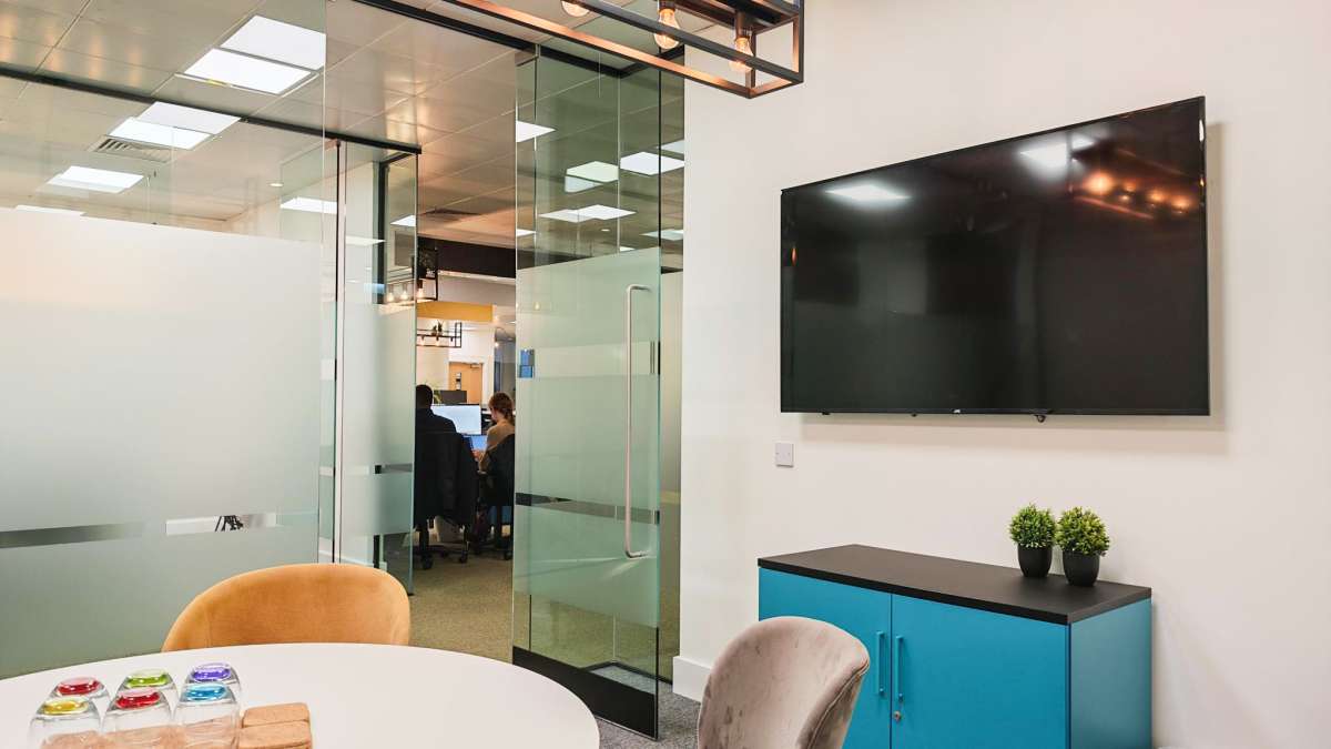 Office in Leeds - photo 3