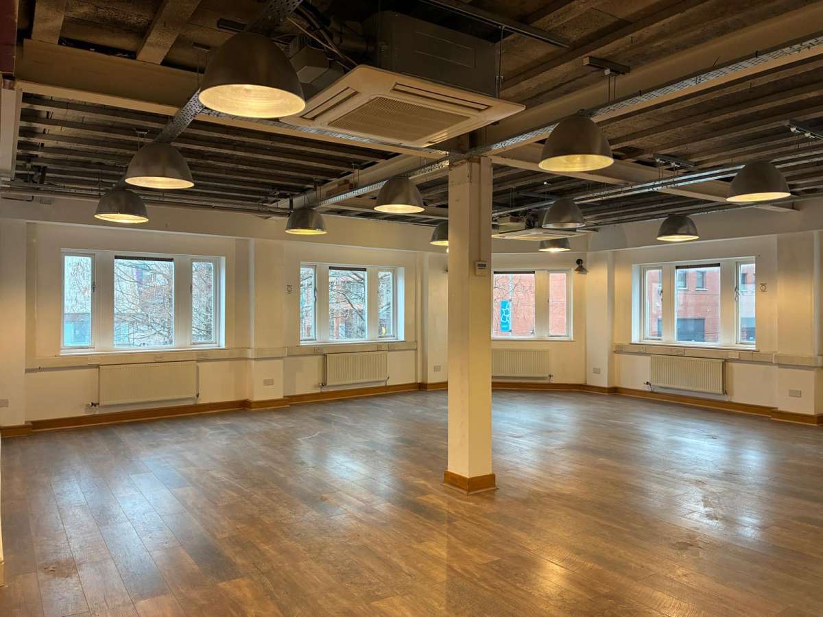 Office in Manchester - photo 3