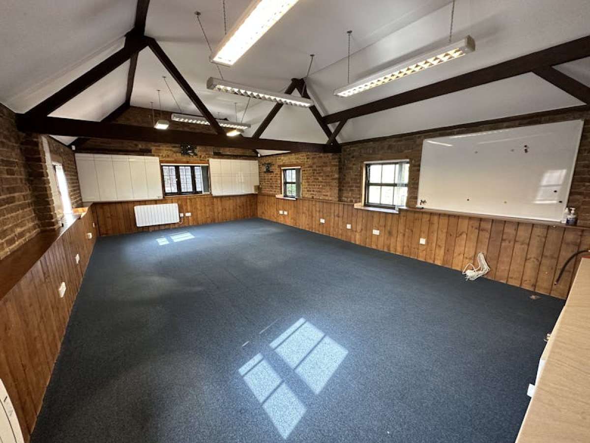 Office in Farnham - photo 3