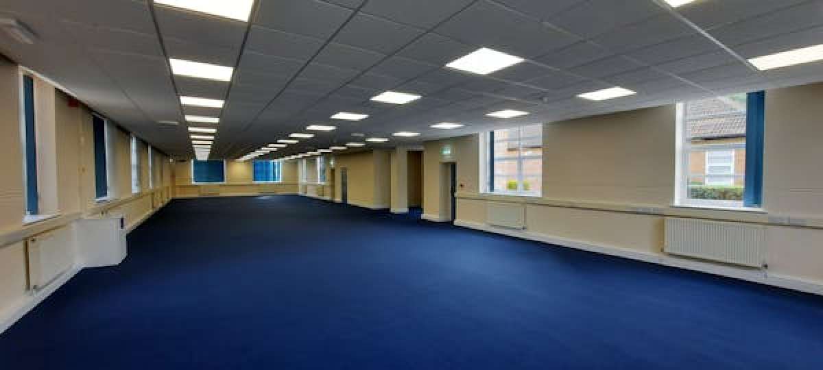 Office in Kidderminster - photo 2