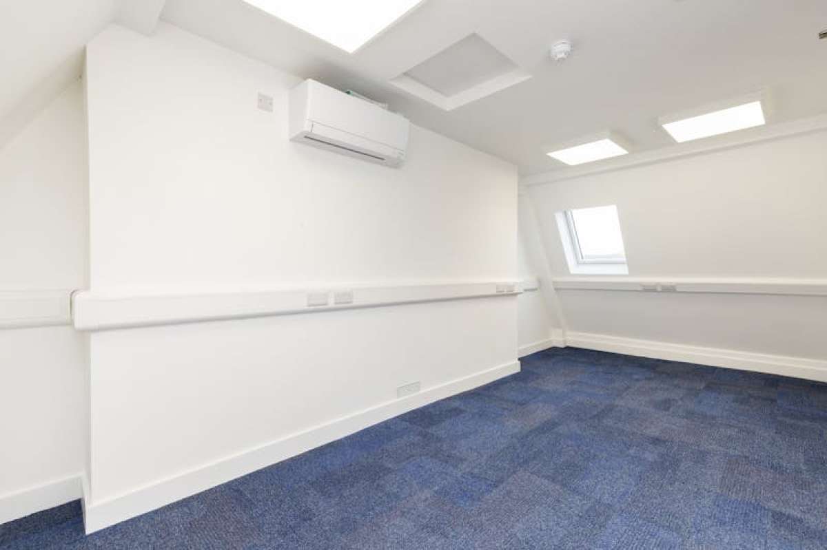 Office in London - photo 2