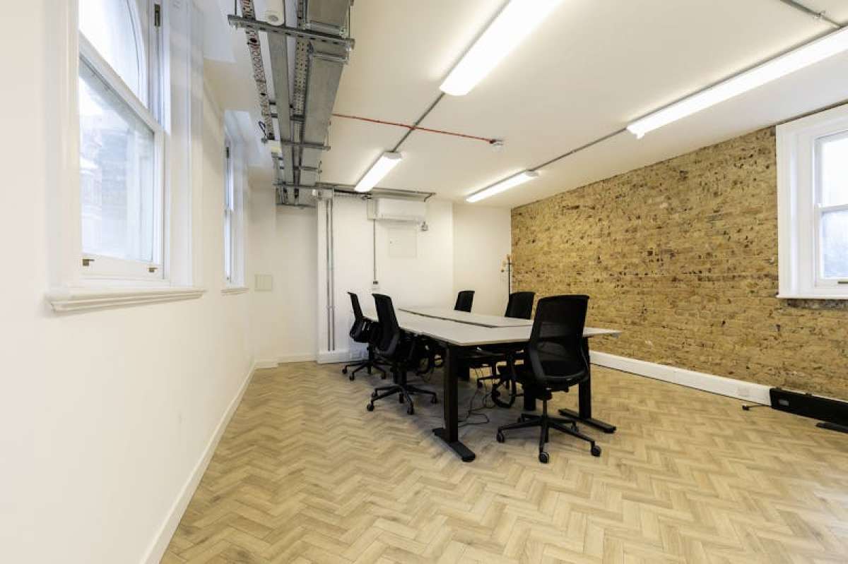 Office in London - photo 3