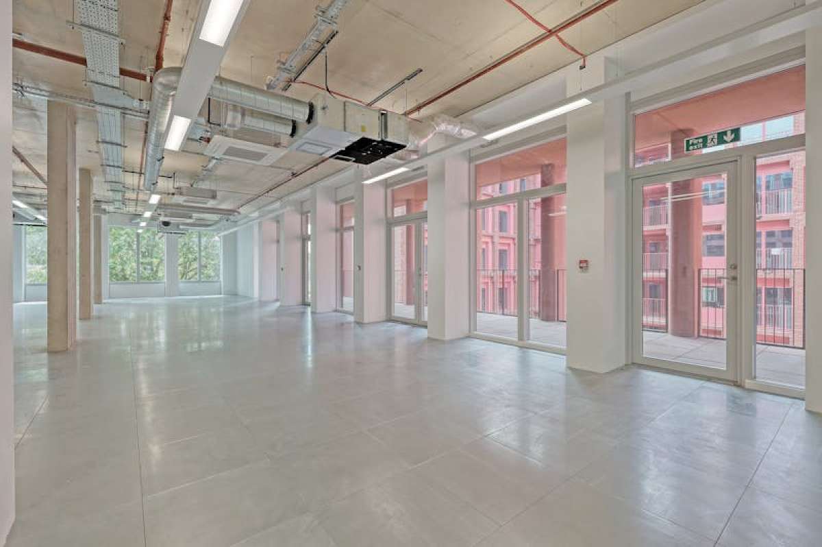 Office in London - photo 3