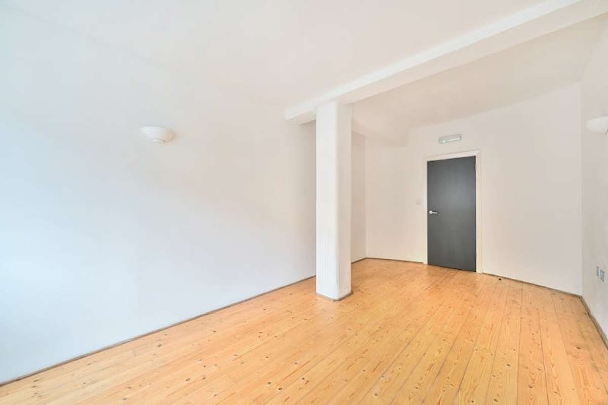 Office in London - photo 4