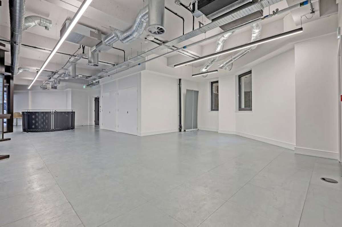 Office in London - photo 4