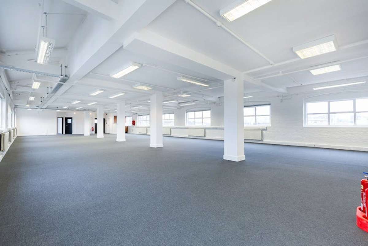 Office in London - photo 2