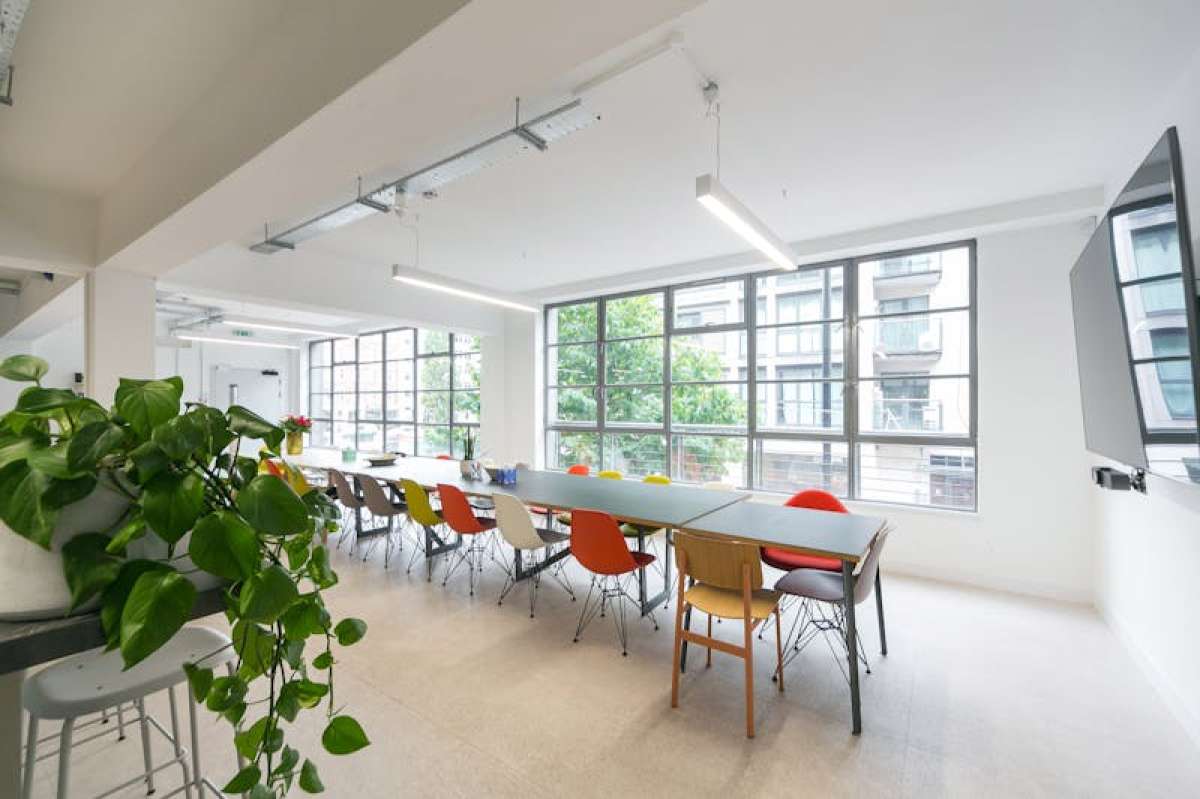 Office in London - photo 3