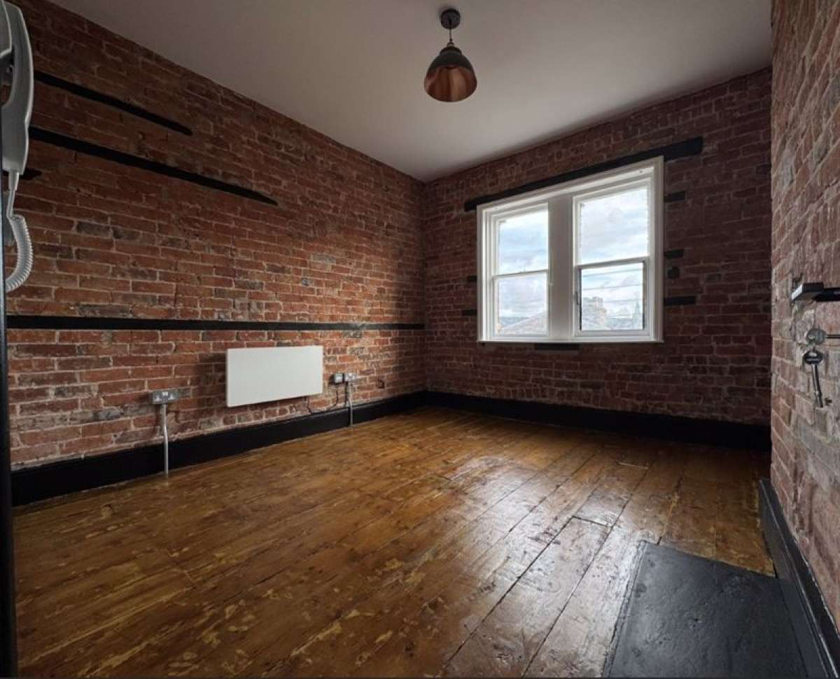 Office in Congleton - photo 2