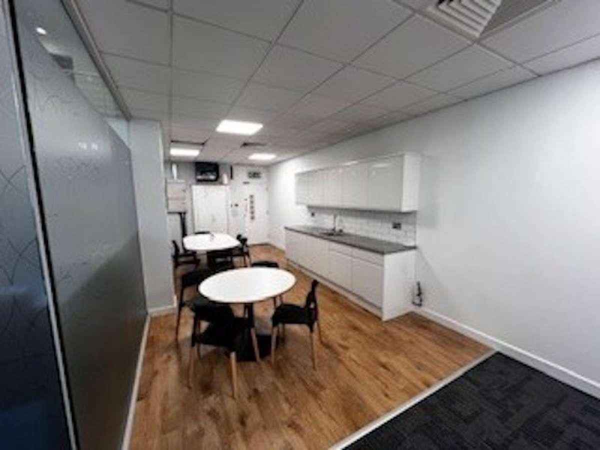 Office in Southampton - photo 3