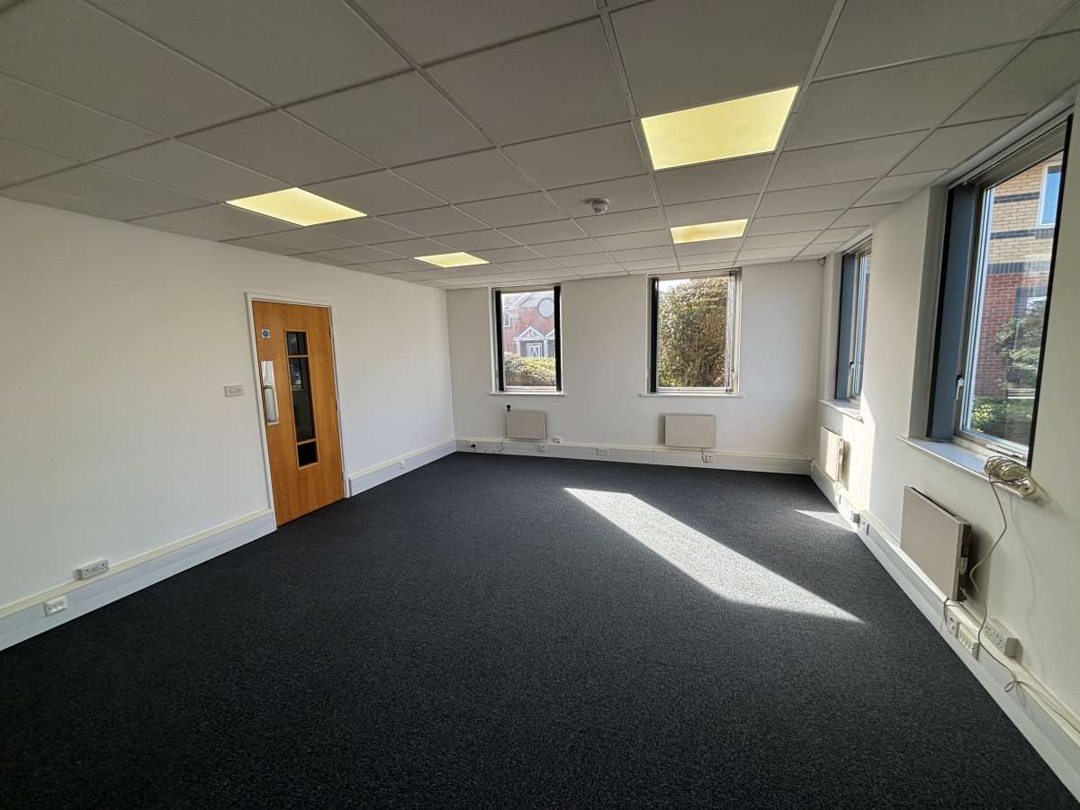 Office in Lutterworth - photo 2