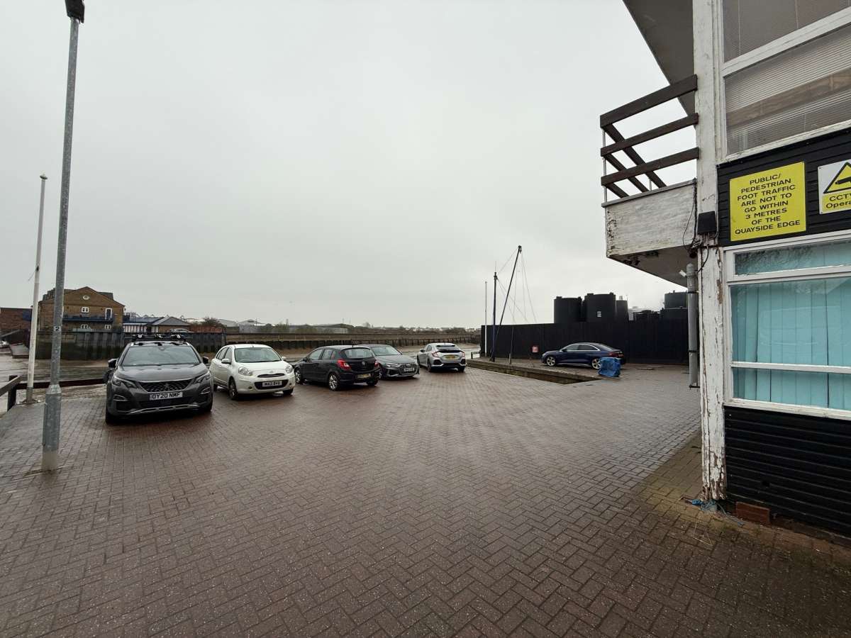 Office in Maldon - photo 2