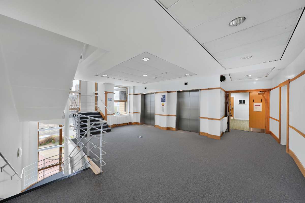 Office in Dundee - photo 4