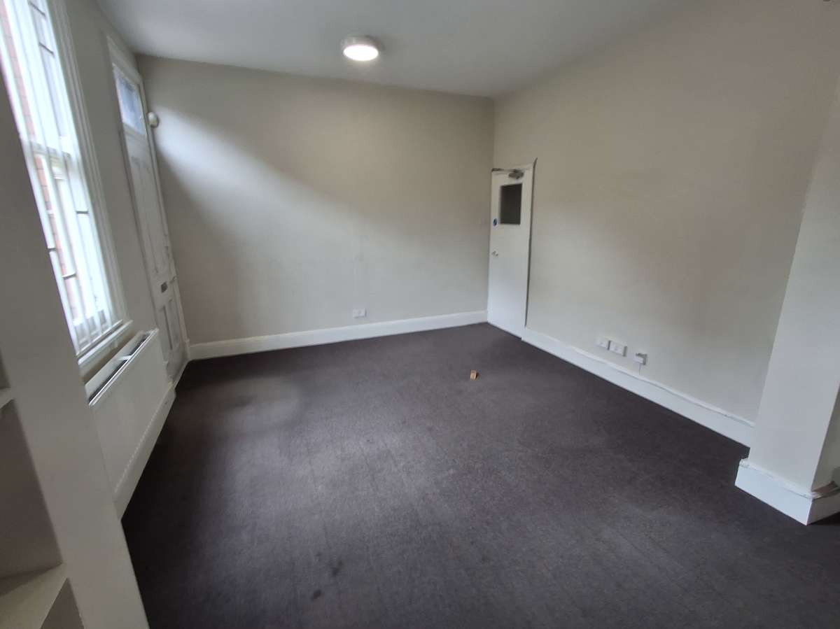 Office in Leicester - photo 3