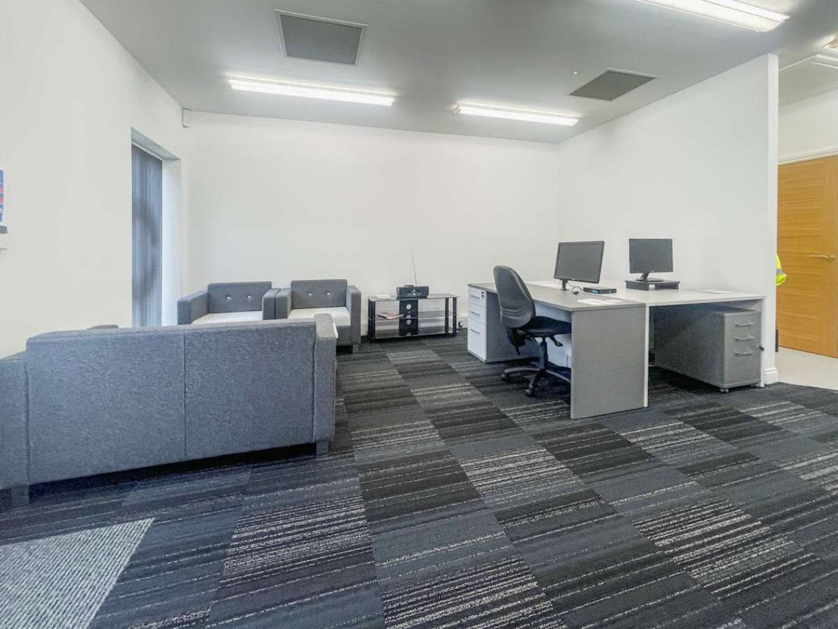 Office in Poole - photo 2