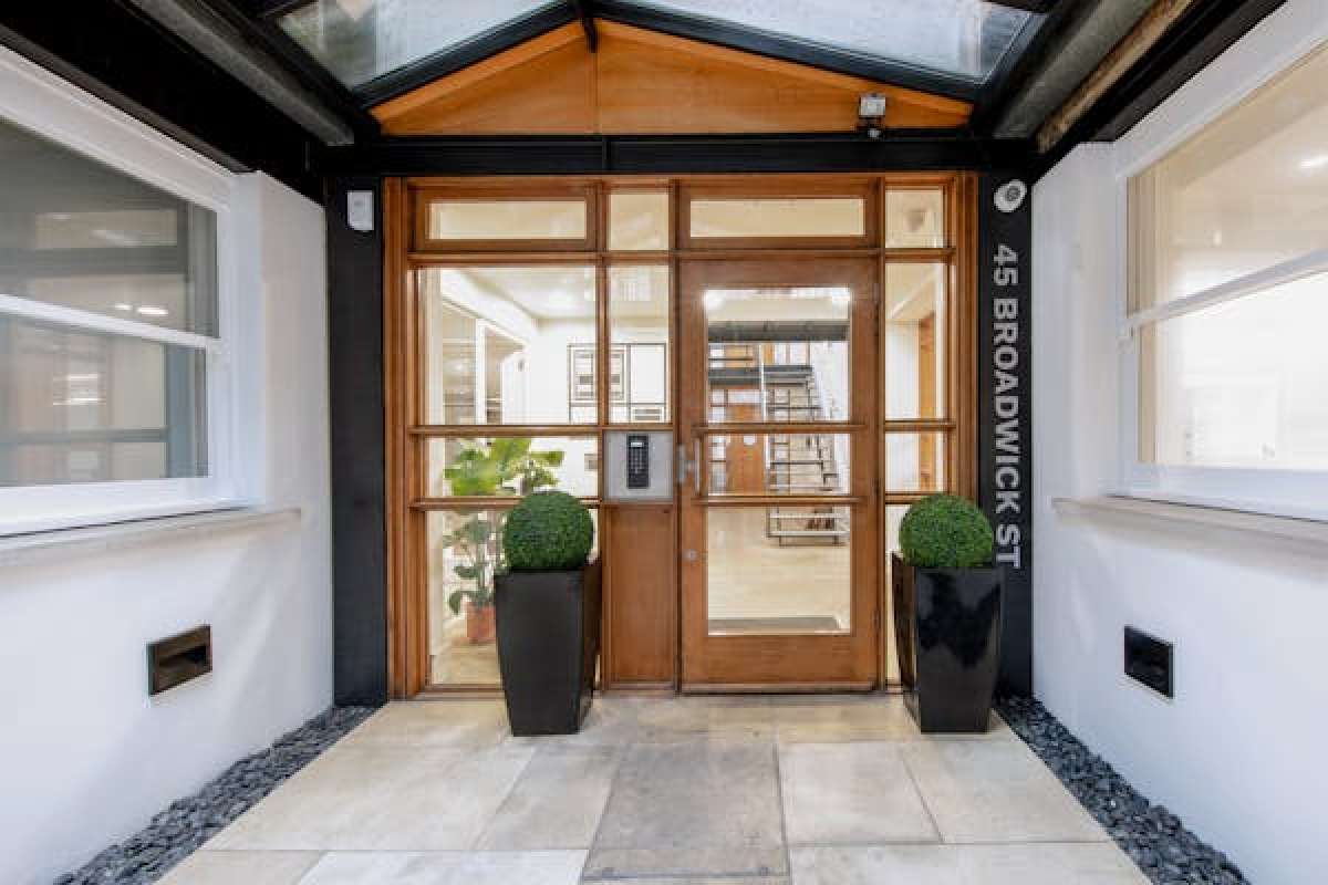 Office in London - photo 2