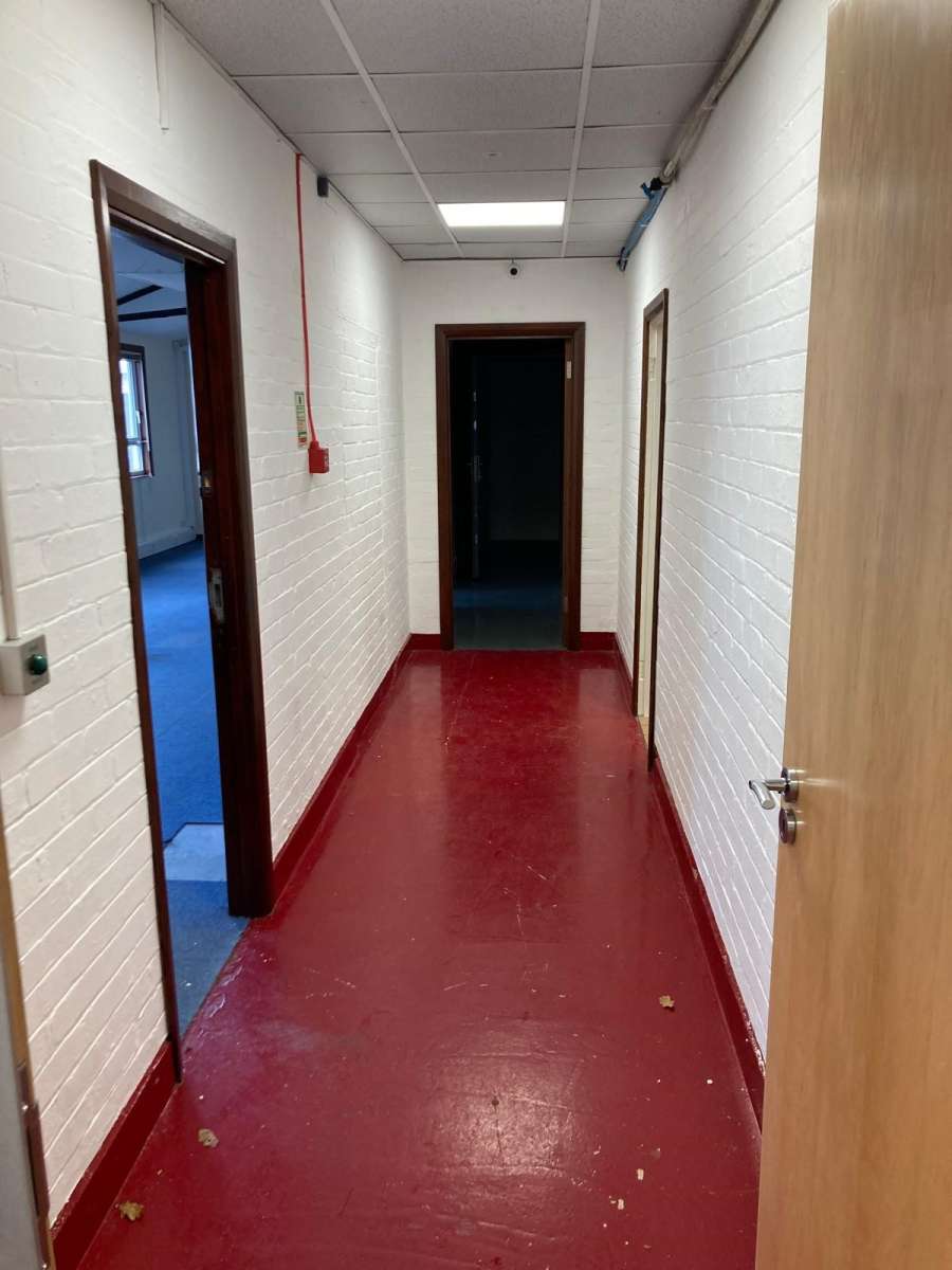 Office in Wing - photo 4