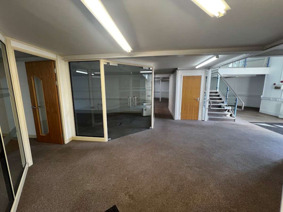 Office in Whaddon - photo 2