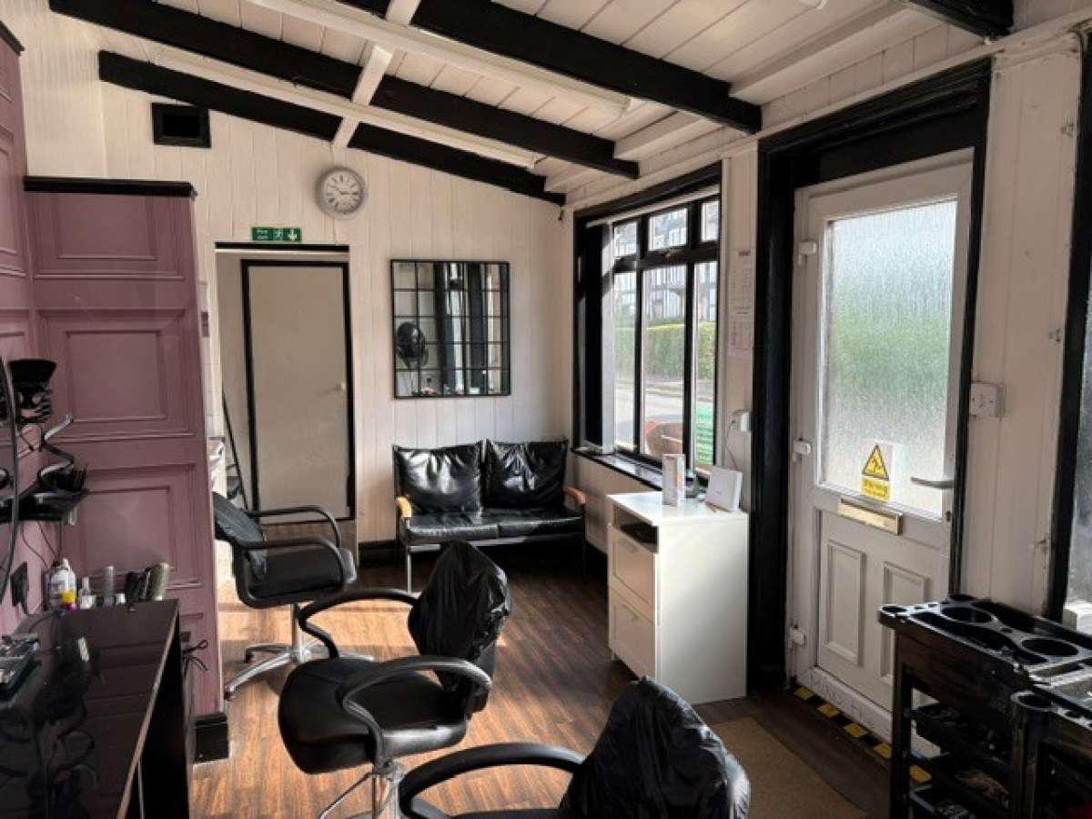 Office in Kings Stanley - photo 4