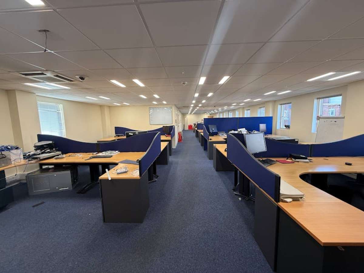 Office in Broadstone - photo 4