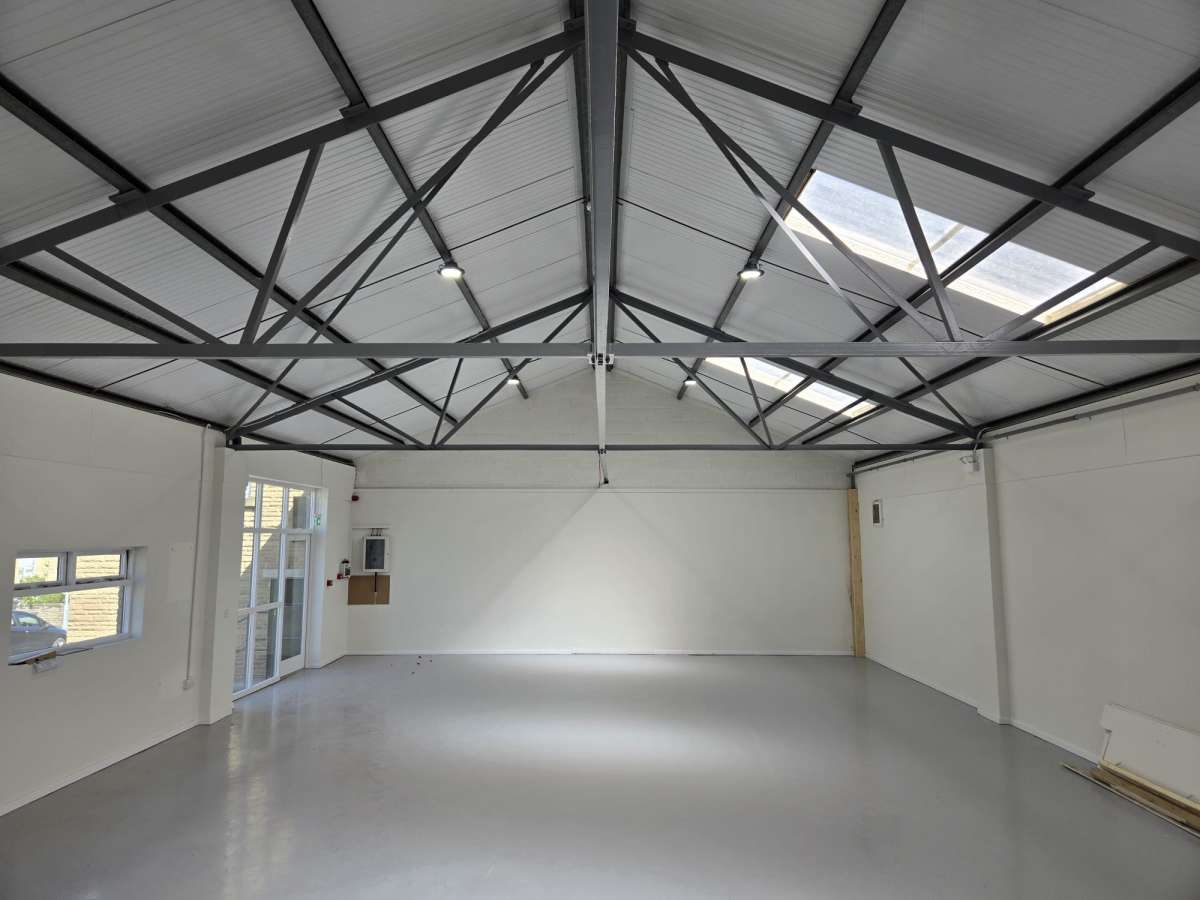 Industrial Unit in Halifax - photo 2