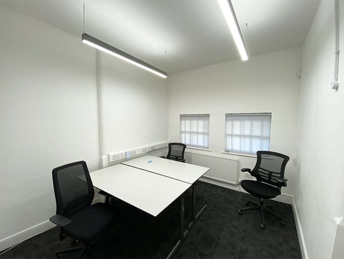 Office in Dartford - photo 4