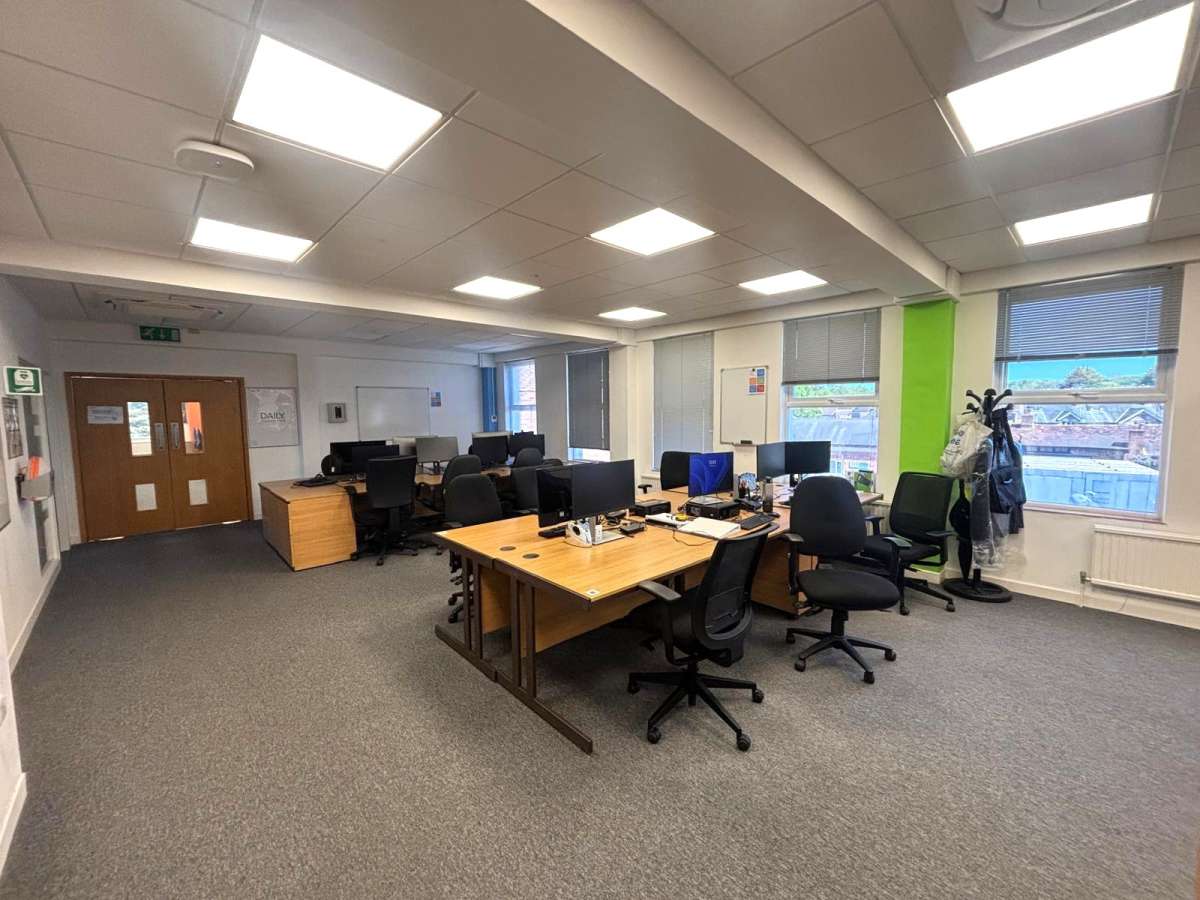 Office in Stevenage - photo 4