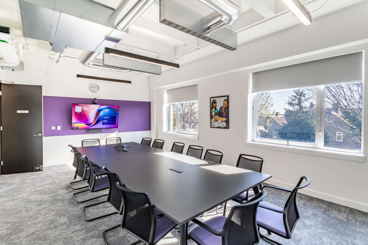 Office in Watford - photo 3