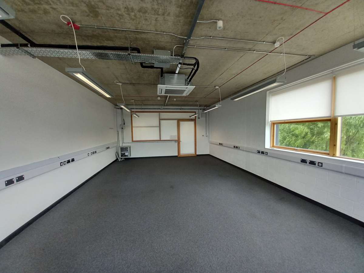 Office in Alconbury - photo 3