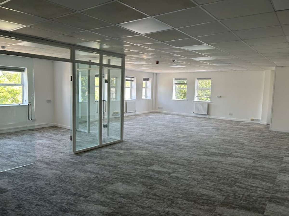 Office in Bournemouth - photo 3
