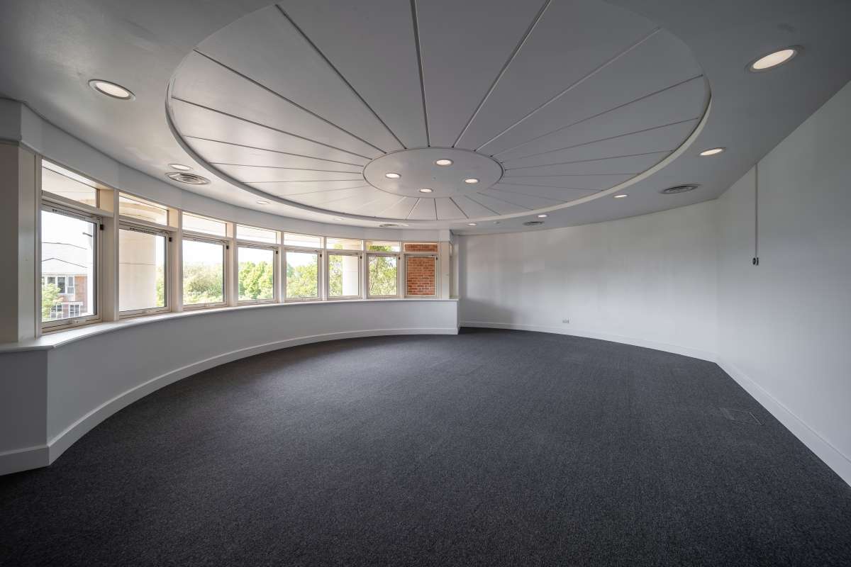 Office in Fareham - photo 3