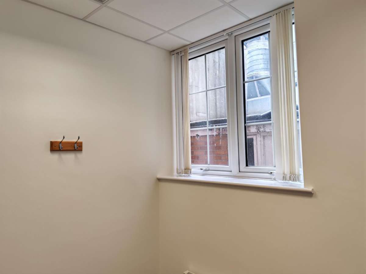 Office in Great Yarmouth - photo 3