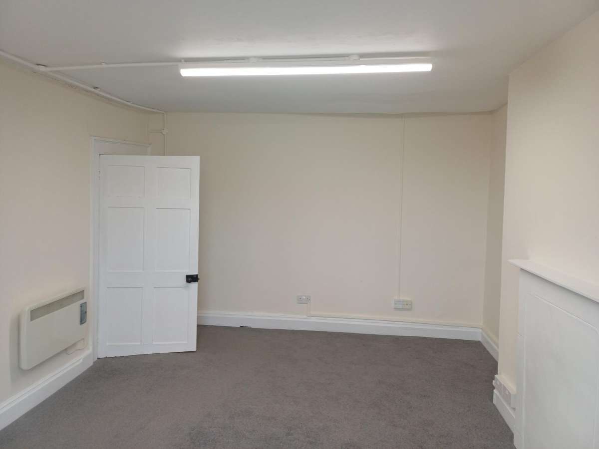 Office in Stamford - photo 4
