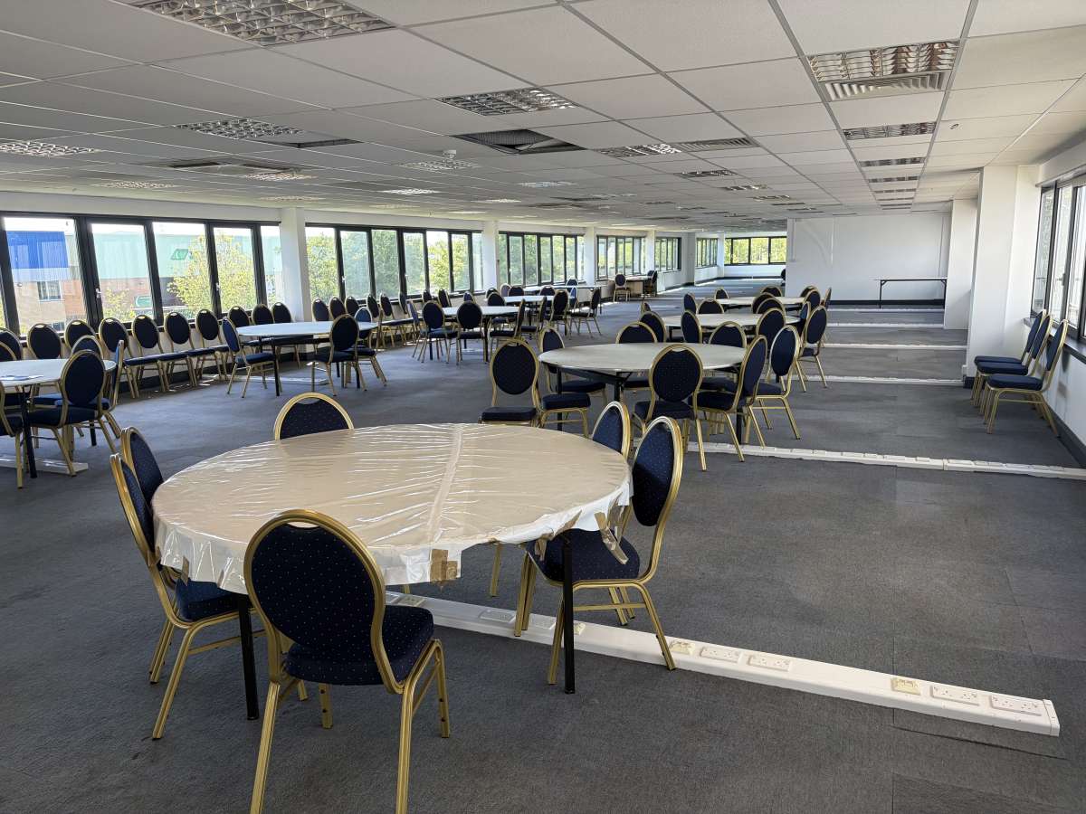 Office in Meridian Business Park - photo 3