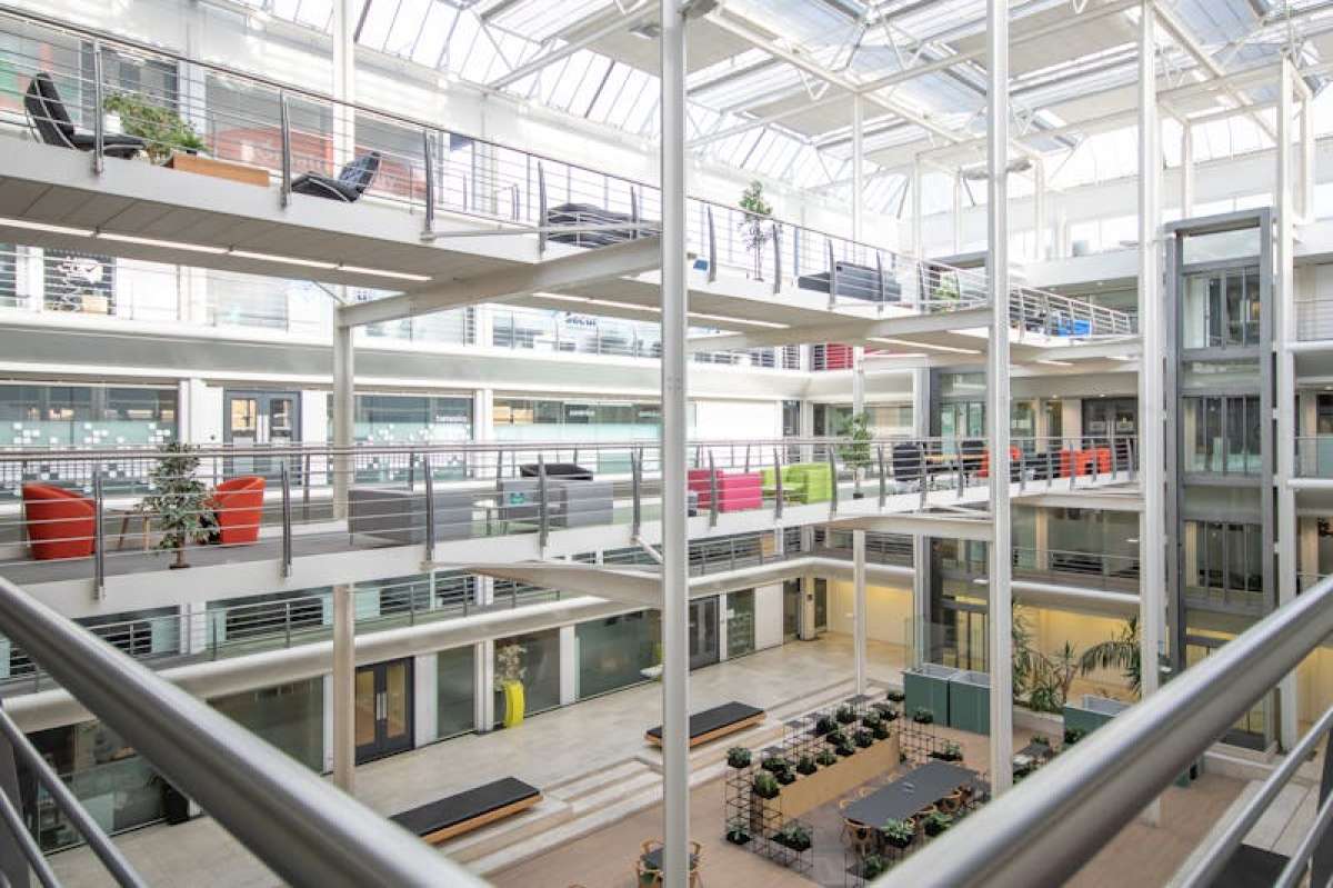 Office in Basingstoke - photo 3