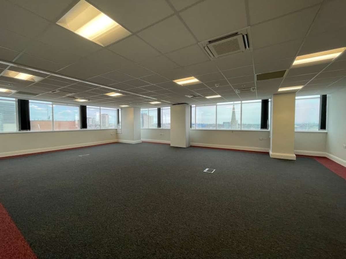 Office in Romford - photo 3