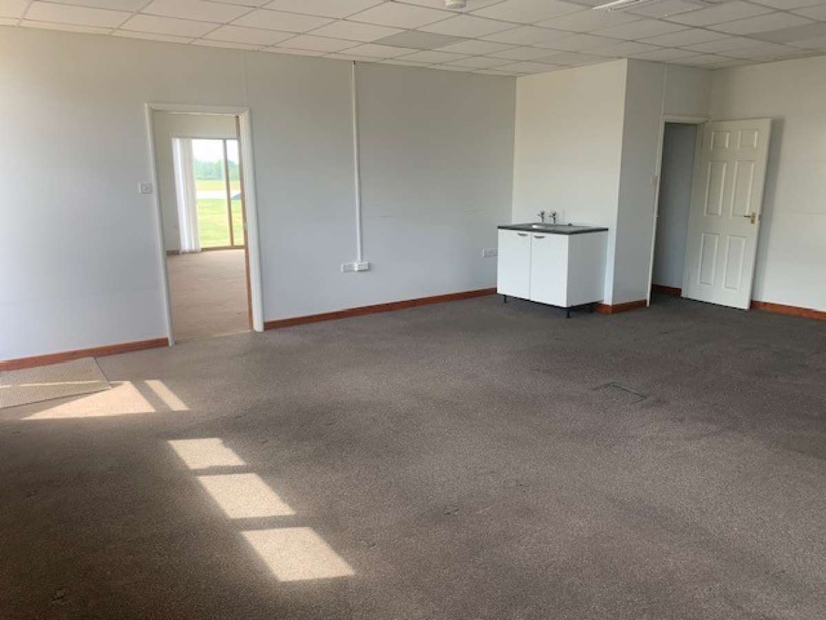 Office in Banbury - photo 3