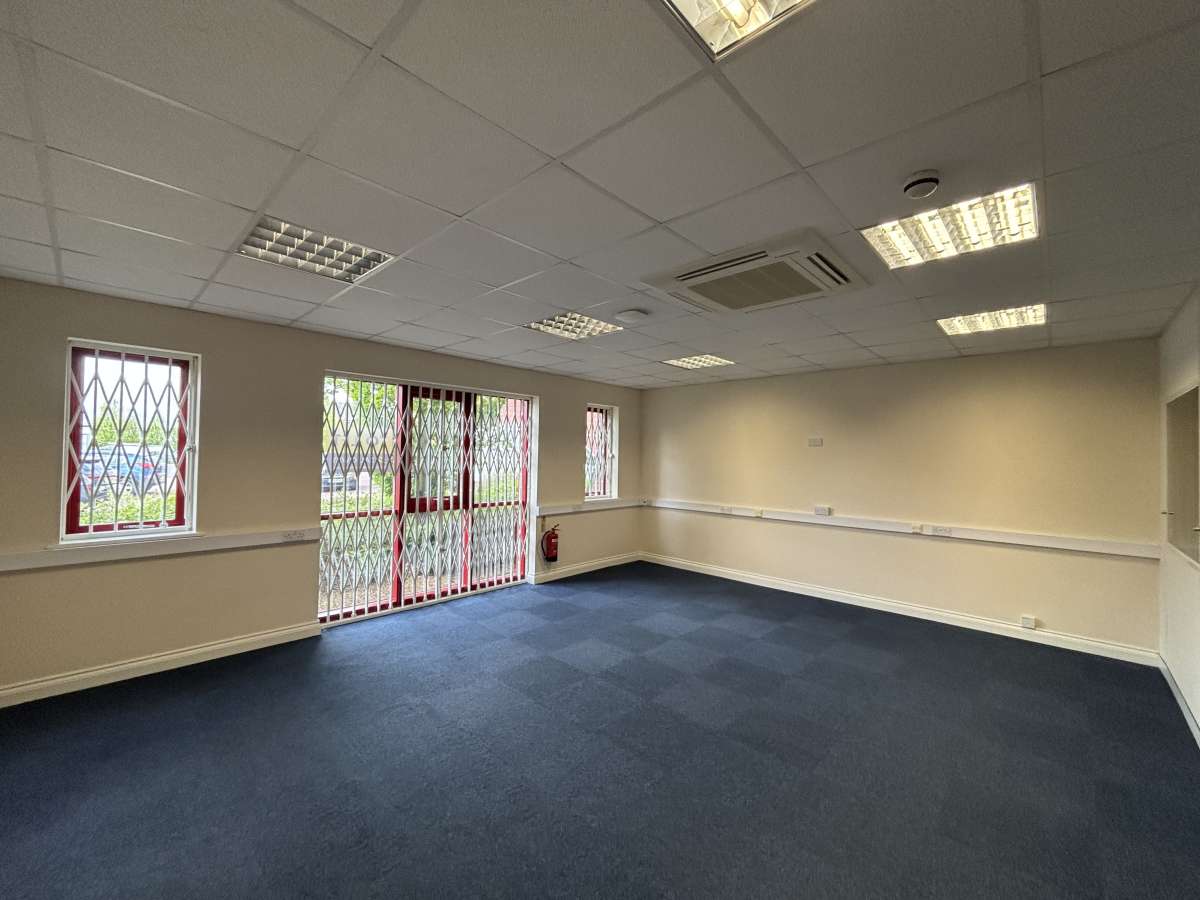 Office in Derby - photo 3