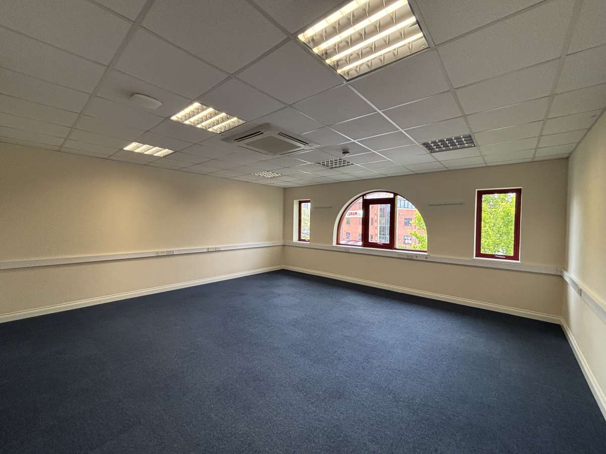 Office in Derby - photo 4