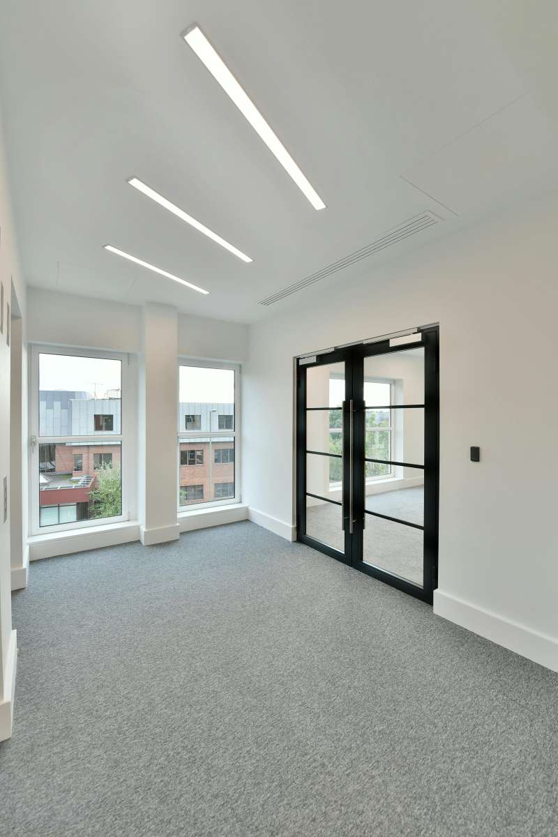 Office in Reigate - photo 4