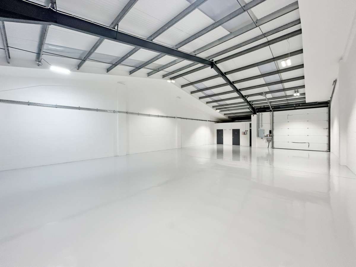 Office in Chessington - photo 4