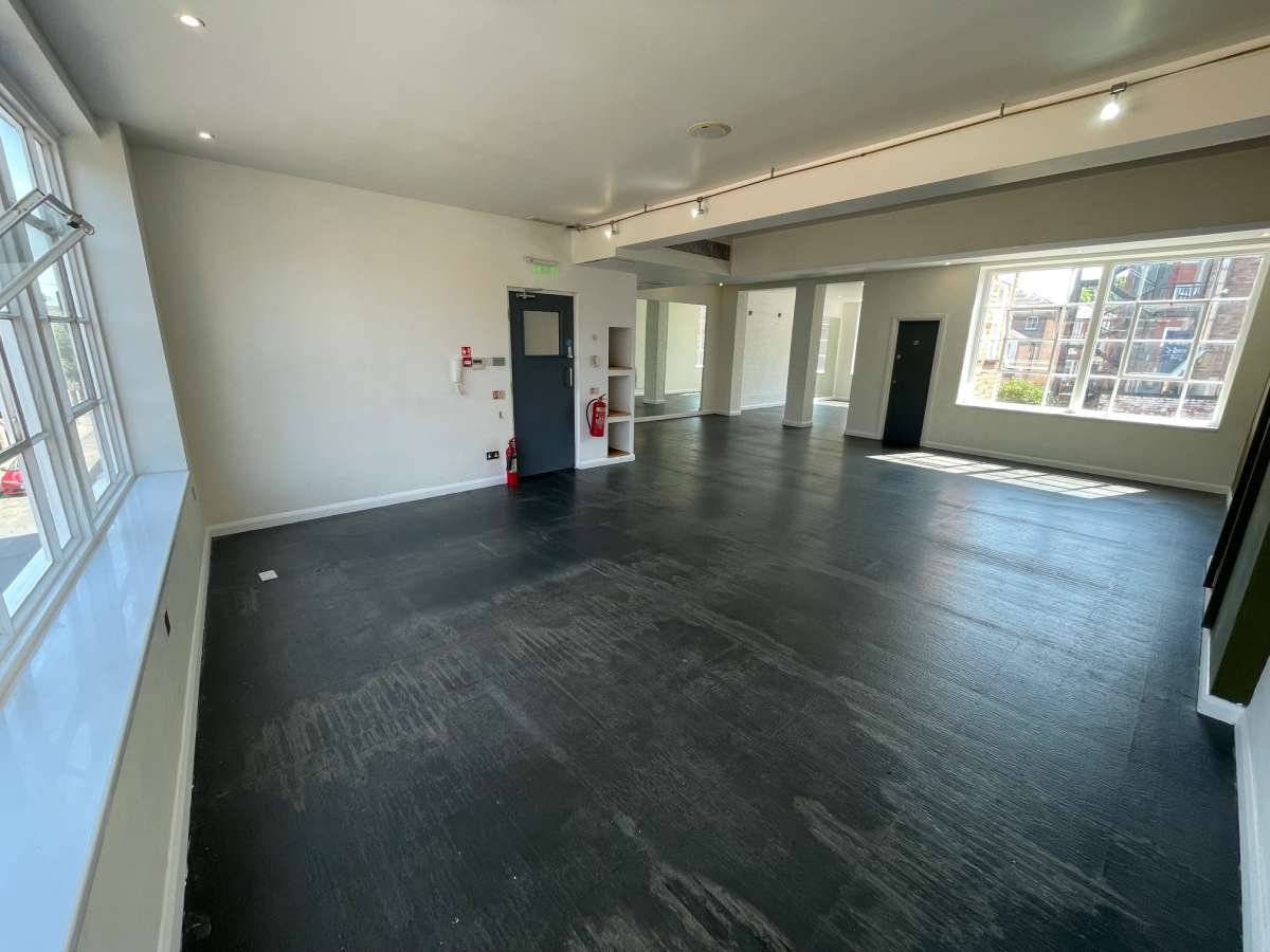 Office in Leicester - photo 3