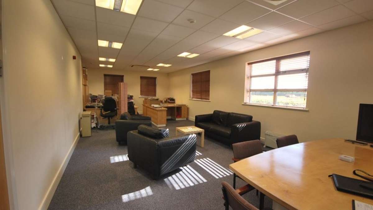 Office in Kibworth - photo 3
