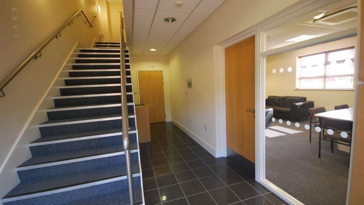 Office in Kibworth - photo 4