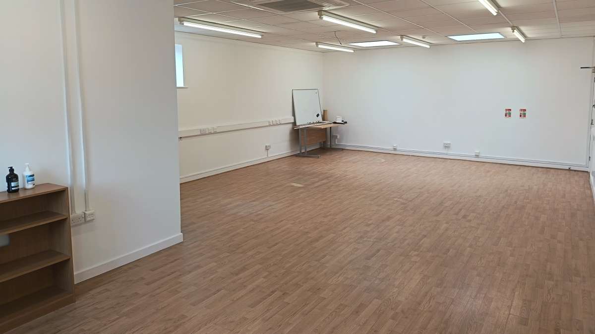 Office in Syston - photo 3